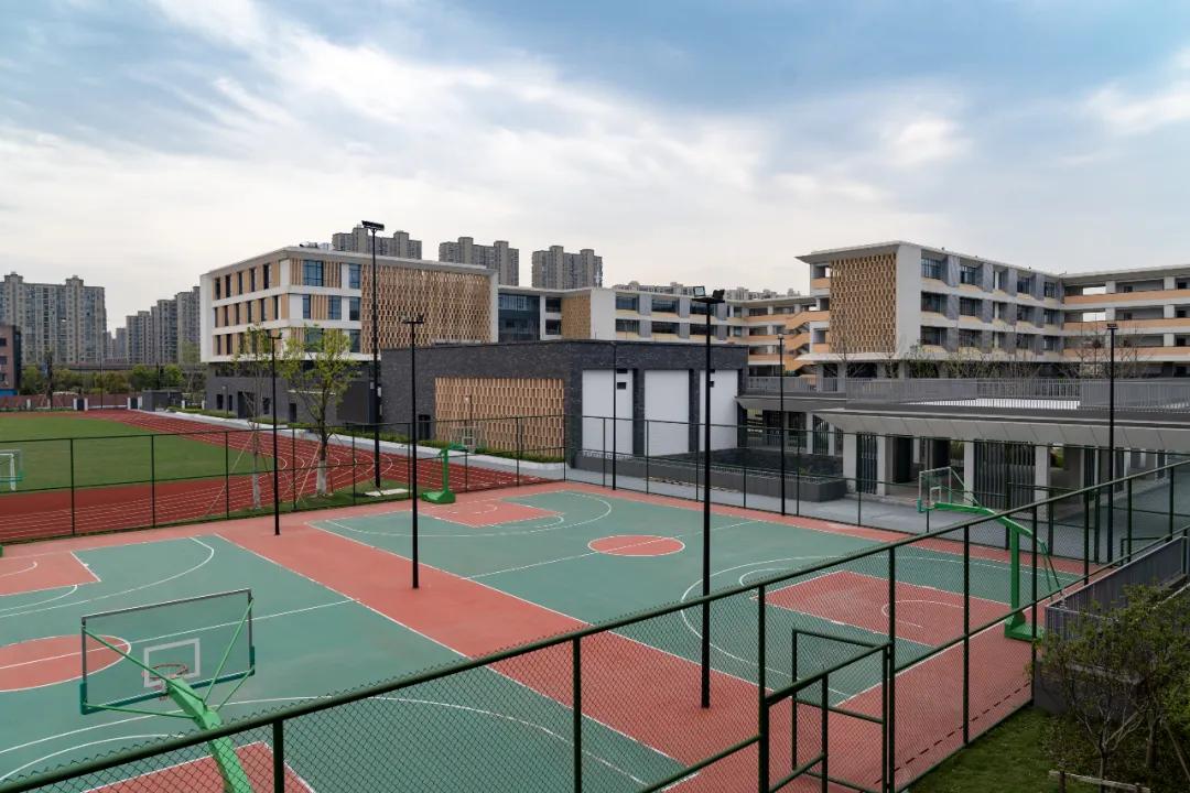 余杭新规划的学校,美翻了的校园