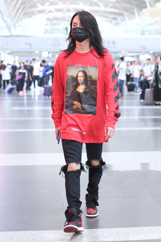 AJ鞋让众多明星转身当“潮男”！女星穿了比男性还man，醉了