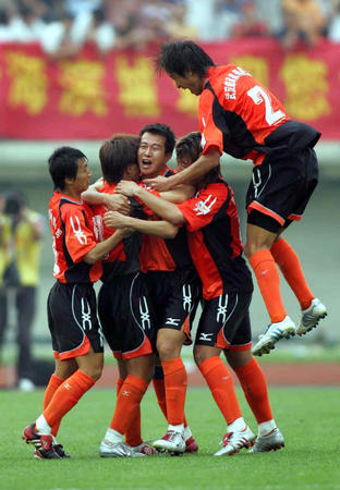 2006年的鲁能联赛回顾,重温鲁能2010夺冠