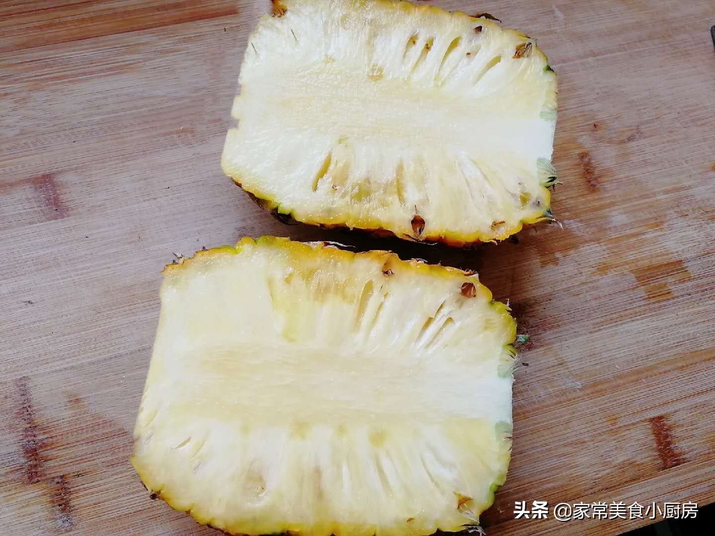 菠萝好吃不会削?简单一招处理菠萝,不用削皮不用挖眼,香甜可口