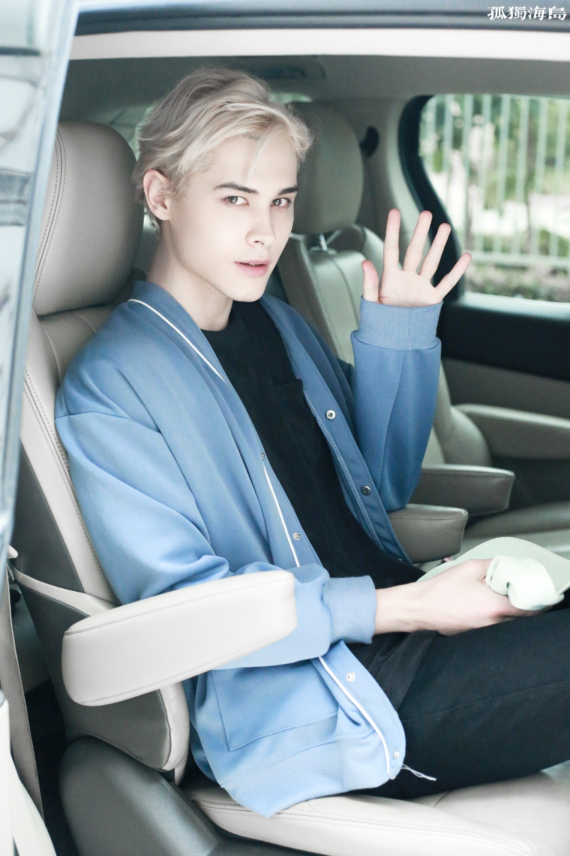 利路修颜值这么高？换上新发型掀起刘海后，被调侃自我防爆第一人