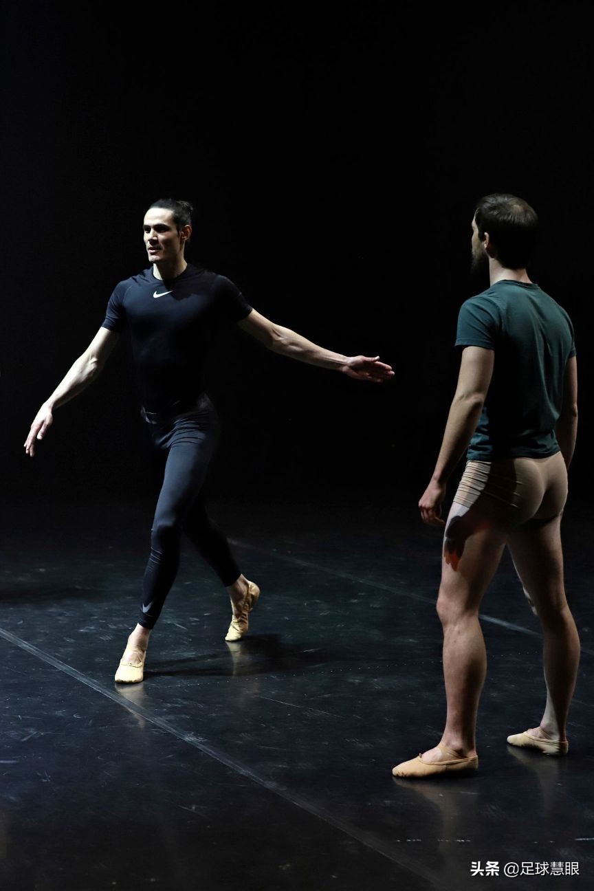 贝尔爱打高尔夫算个啥？卡瓦尼：我是一位古典芭蕾舞爱好者