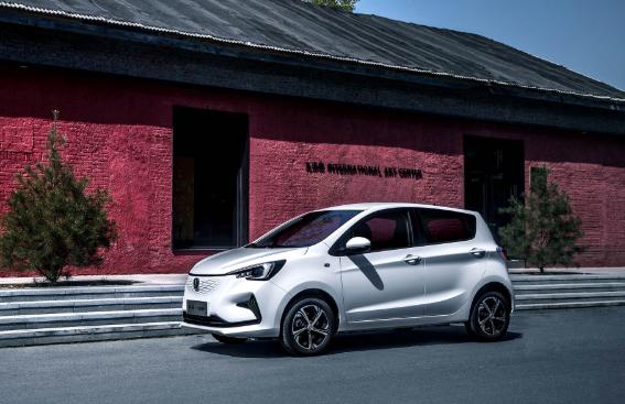 年轻人购车避雷法则，揭底奔奔E-Star到底值不值得买？