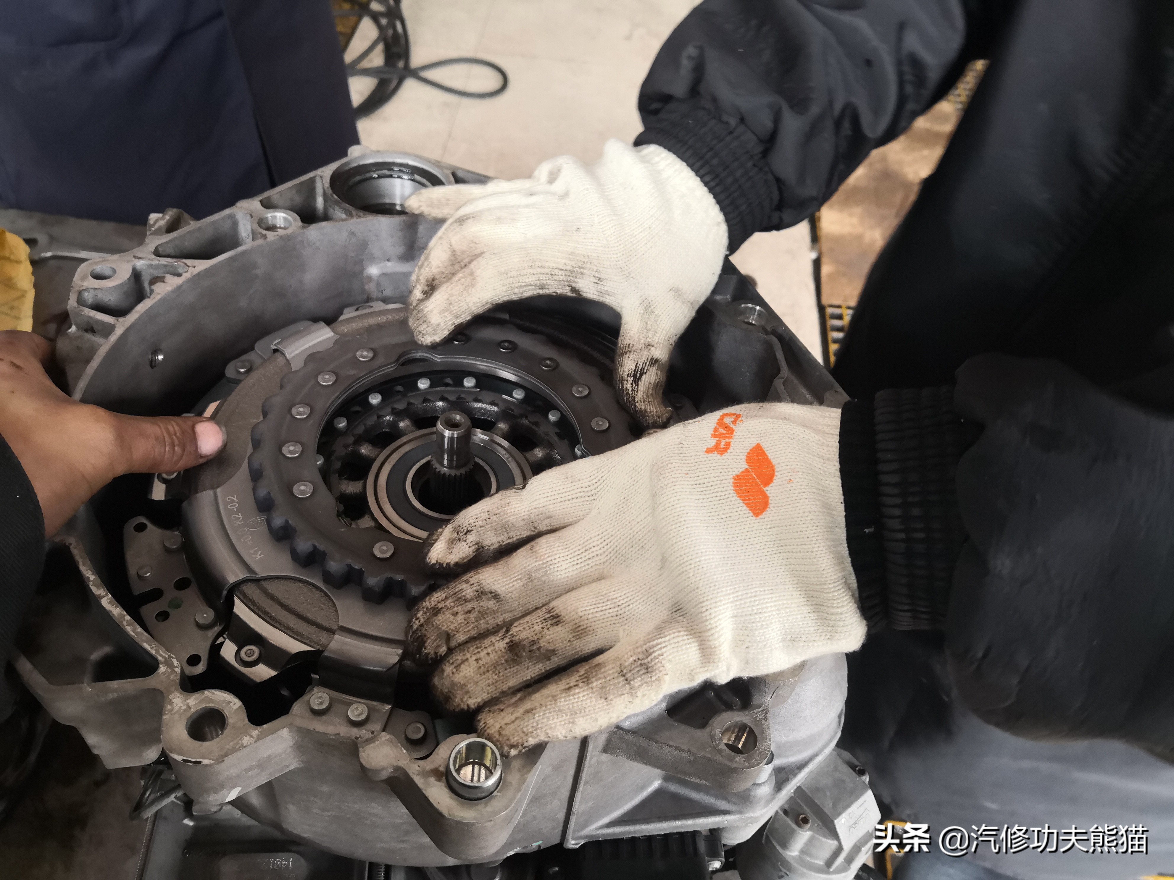 dsg双离合起步抖动有异响,大众帕萨特3.0v6发动机烧机油