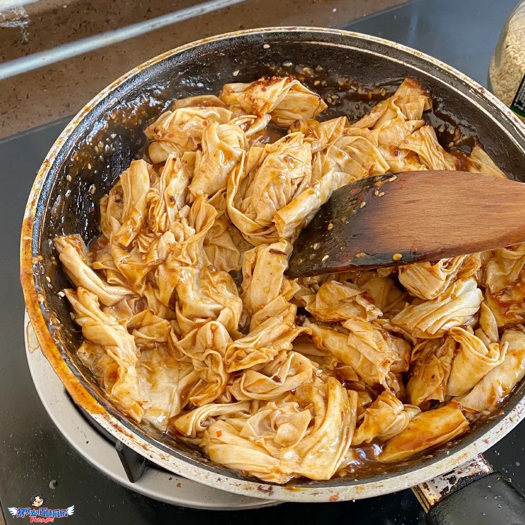 整个朋友圈都在刷《动森》，而我却爱上了在厨房刷锅