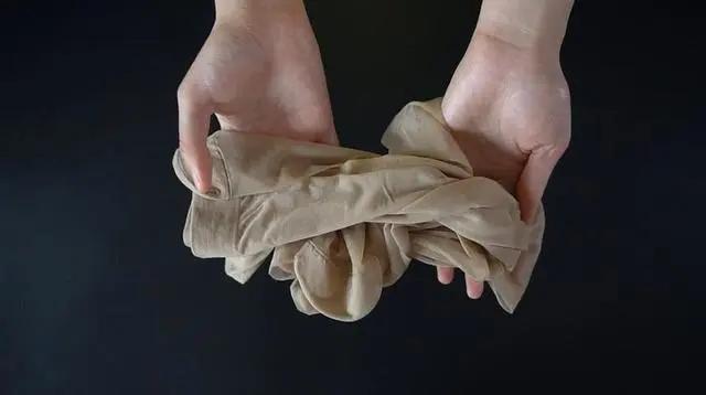 长筒袜破洞修补妙招,袜子破洞怎么办小妙招变废为宝