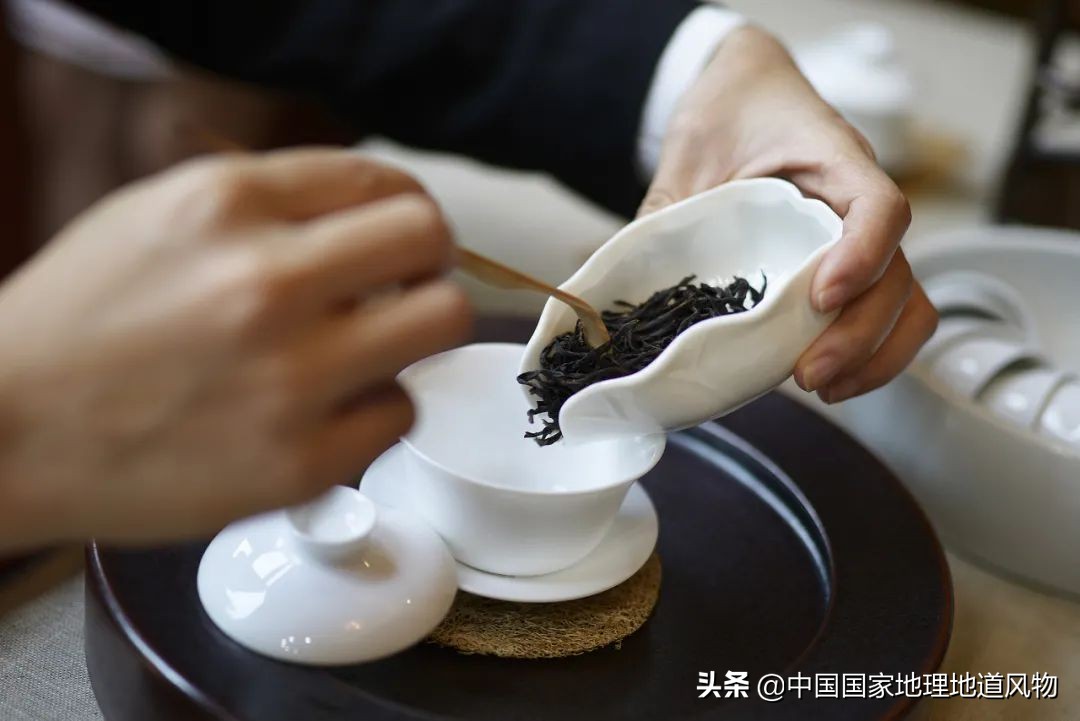 广东潮州为什么叫中国瓷都,广东潮州菜好吃吗