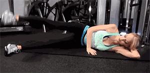 大腿前侧凸起一块肉怎么回事,大腿前侧突出什么样子