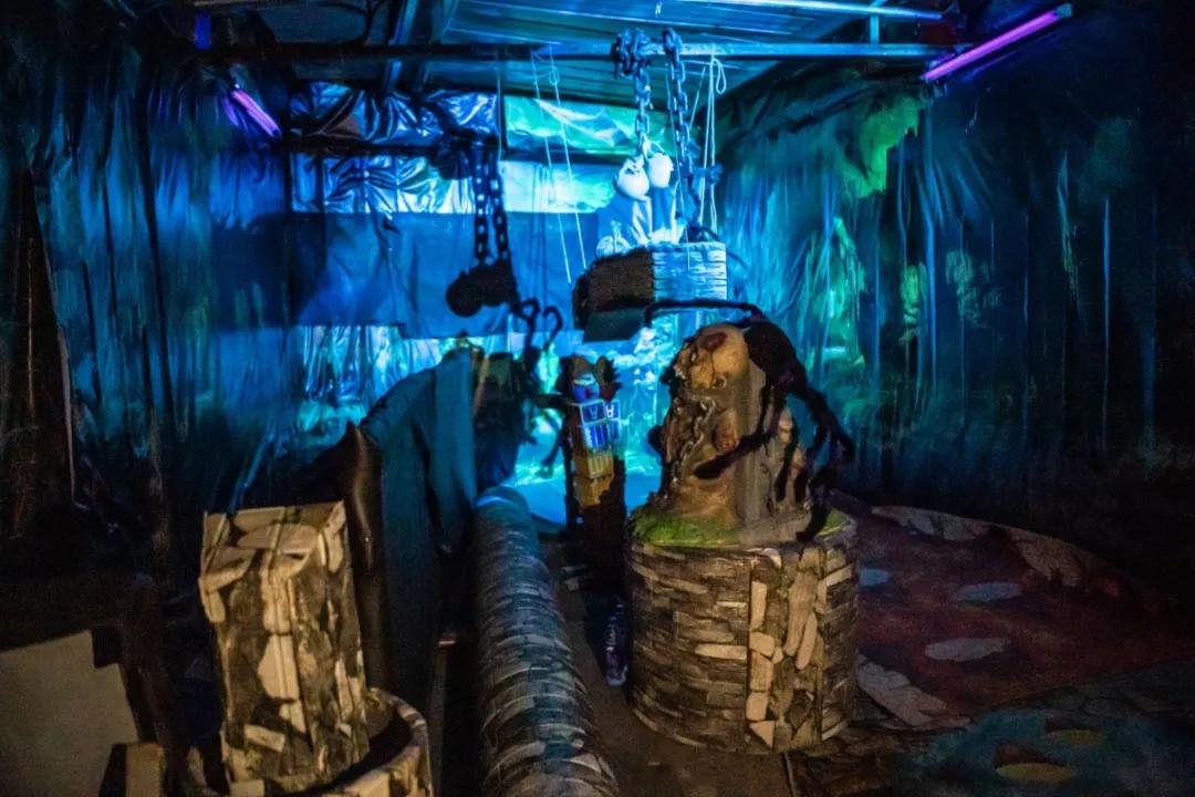 天津欢乐谷外面图片,天津欢乐谷2021万圣节灯光秀