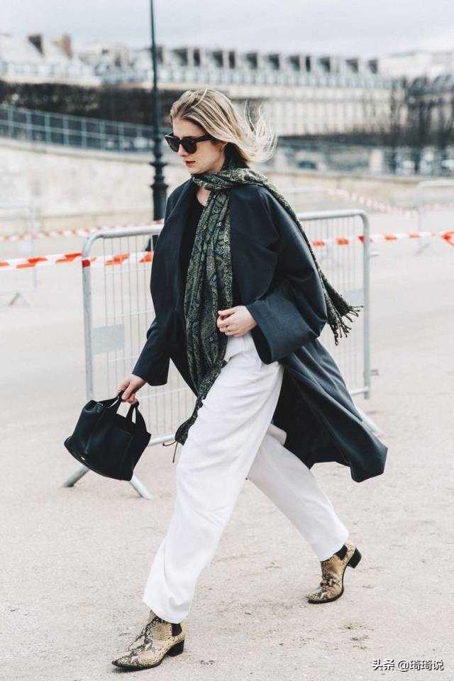 围巾的各种围法丝巾的系法,今年最新款的围巾系法