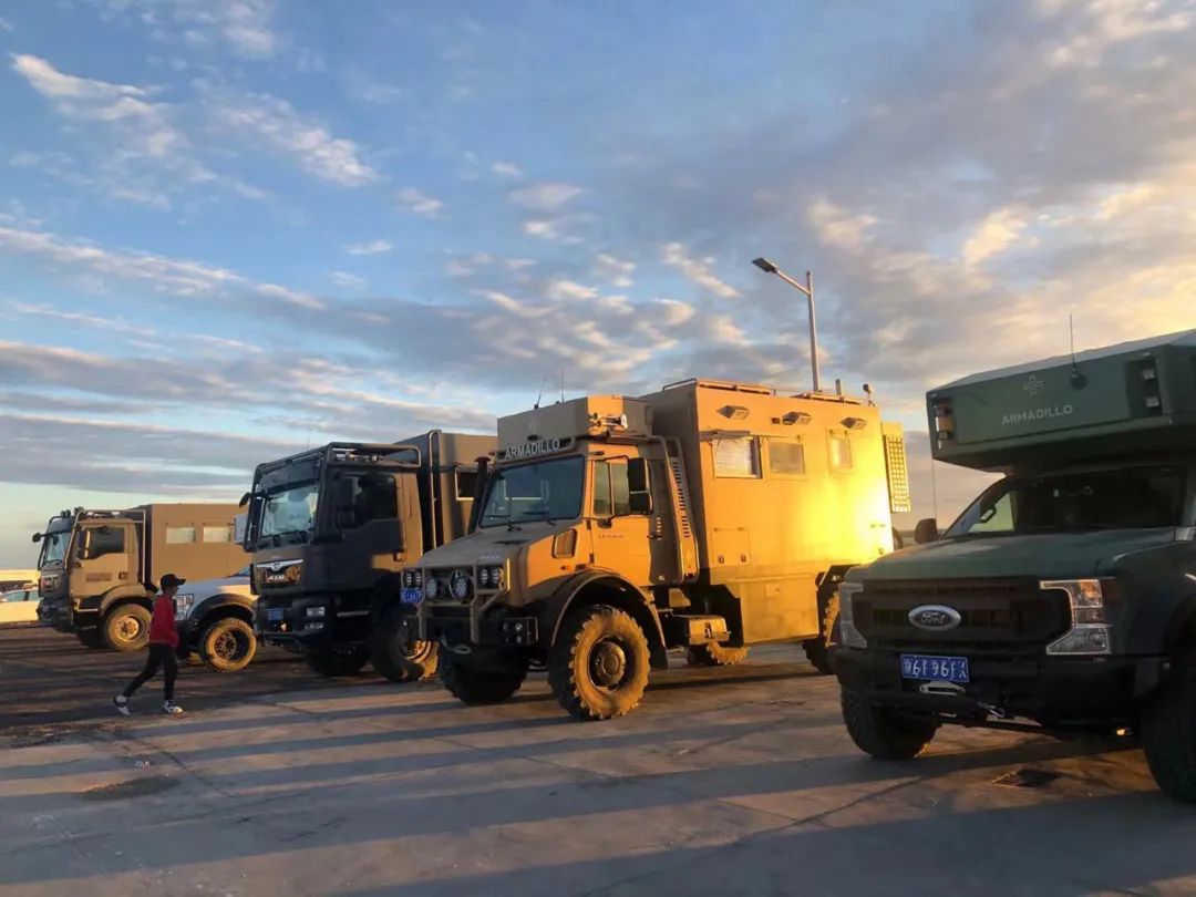 茫崖艾肯泉夏季游攻略,青甘大环线艾肯泉