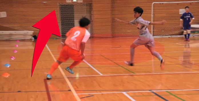 3人传球上篮训练方法,三个人足球进攻训练方法