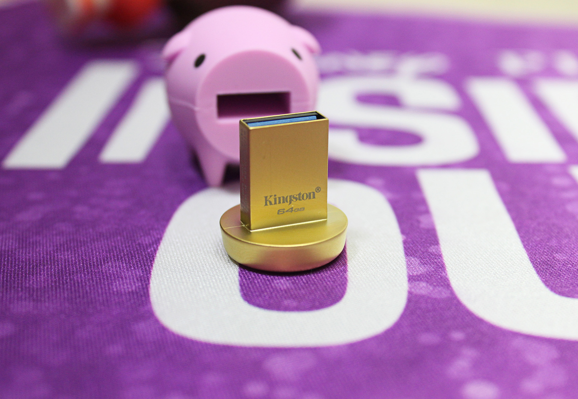 我不是佩奇,金士顿64G猪年生肖U盘悄悄萌到身边