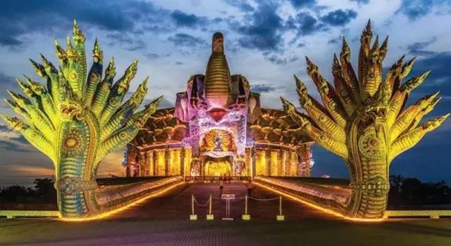 泰国捐钱最多的僧人,泰国活着的高僧哭丧