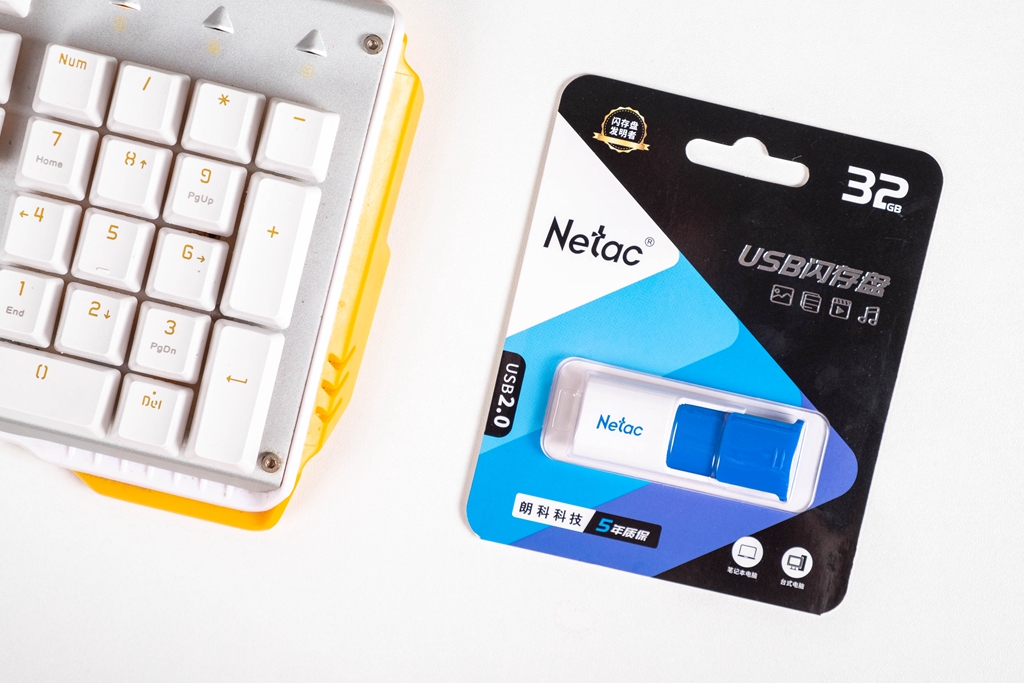 朗科u182闪存盘评测,朗科u235超稳加强型闪存盘