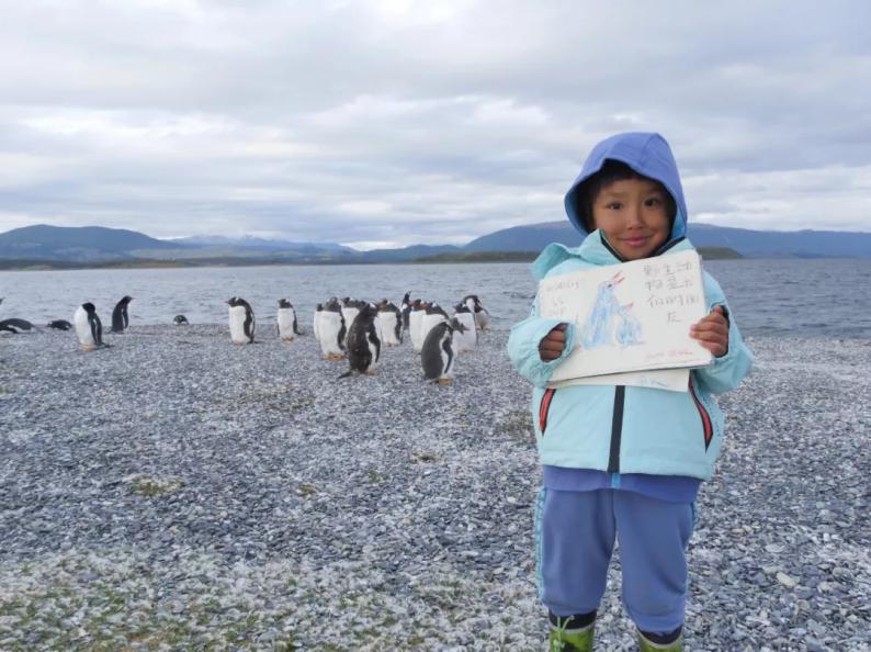 他叫辛巴，不是狮子王，8岁穿越12国：最好的教育，永远在路上