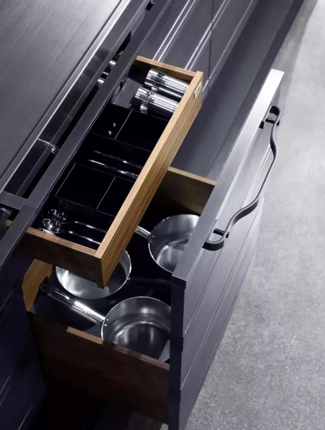 橱柜台面用大理石好还是石英石好,橱柜大理石台面宽度标准