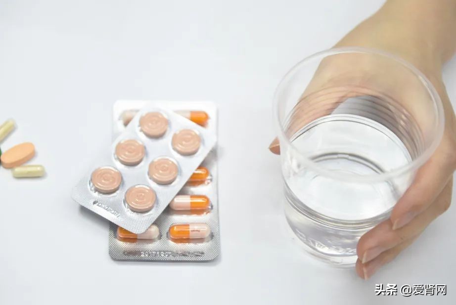 透析病人吃了西那卡塞可以停吗,透析病人吃西那卡塞有什么副作用