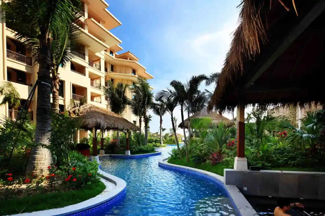 金海湾嘉华度假酒店沙滩免费进吗,金海湾嘉华度假酒店附近有什么