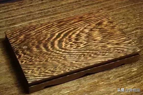 鸡翅木比较坚硬,鸡翅木轻奢