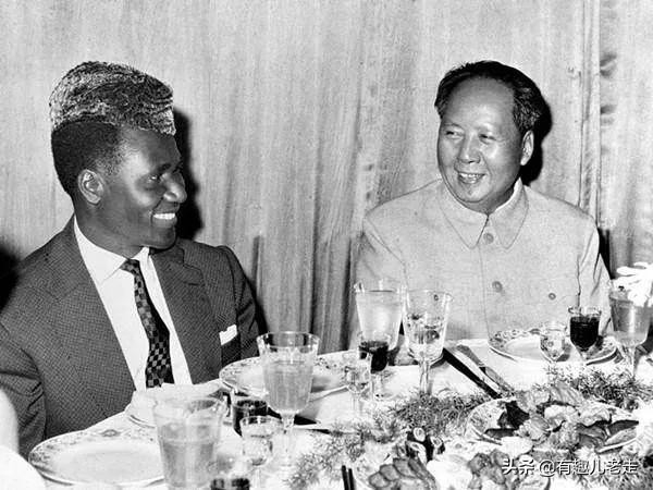 北京烤鸭的故事视频,北京烤鸭的历史故事30字