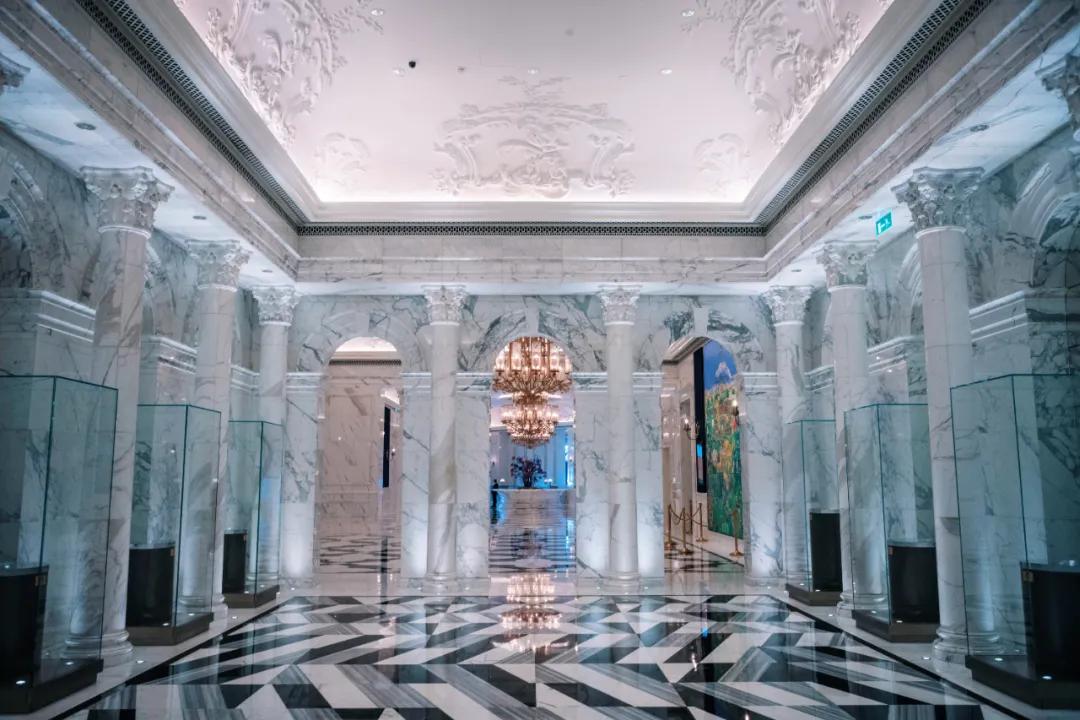 200块钱住北京,200块住酒店吃大餐