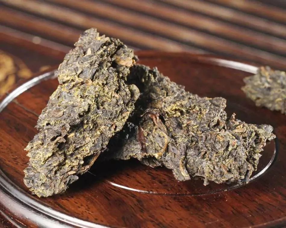 茶｜什么是紧压茶？压成大饼会更好喝吗？