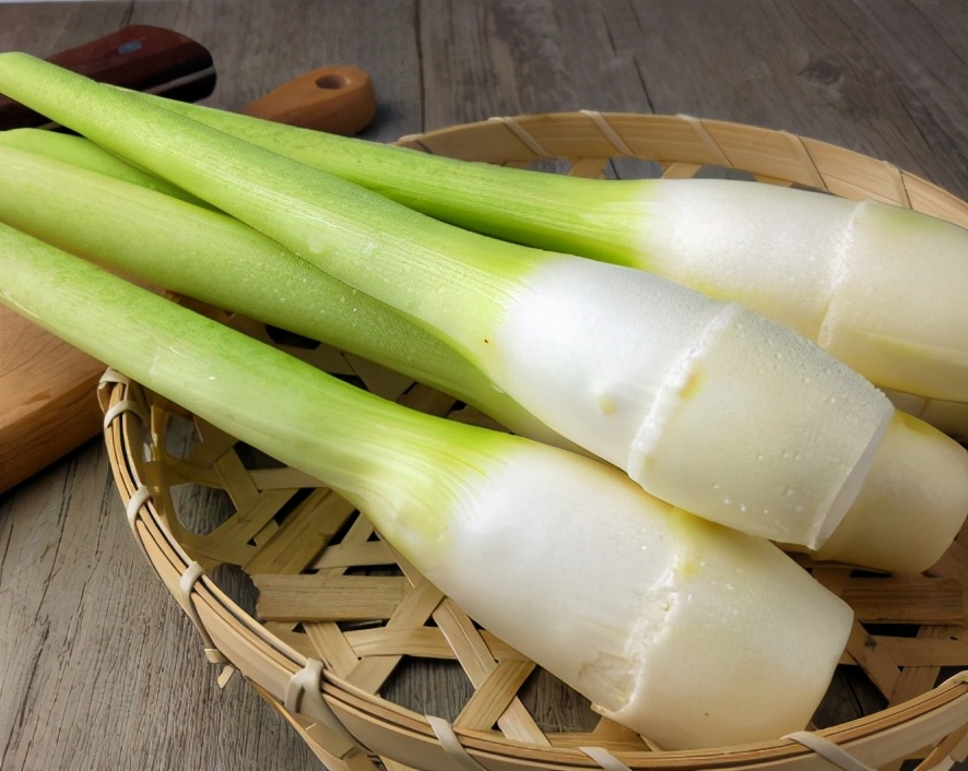 买茭白种,茭白买带皮的还是剥皮的