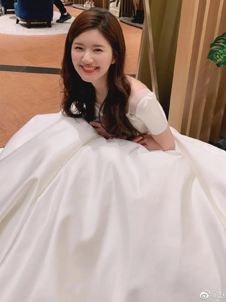 现在流行圆脸还是瓜子脸,现在是流行瓜子脸还是圆脸