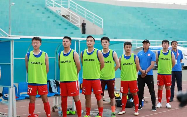 点球大战两张黄牌,两张红牌逆转