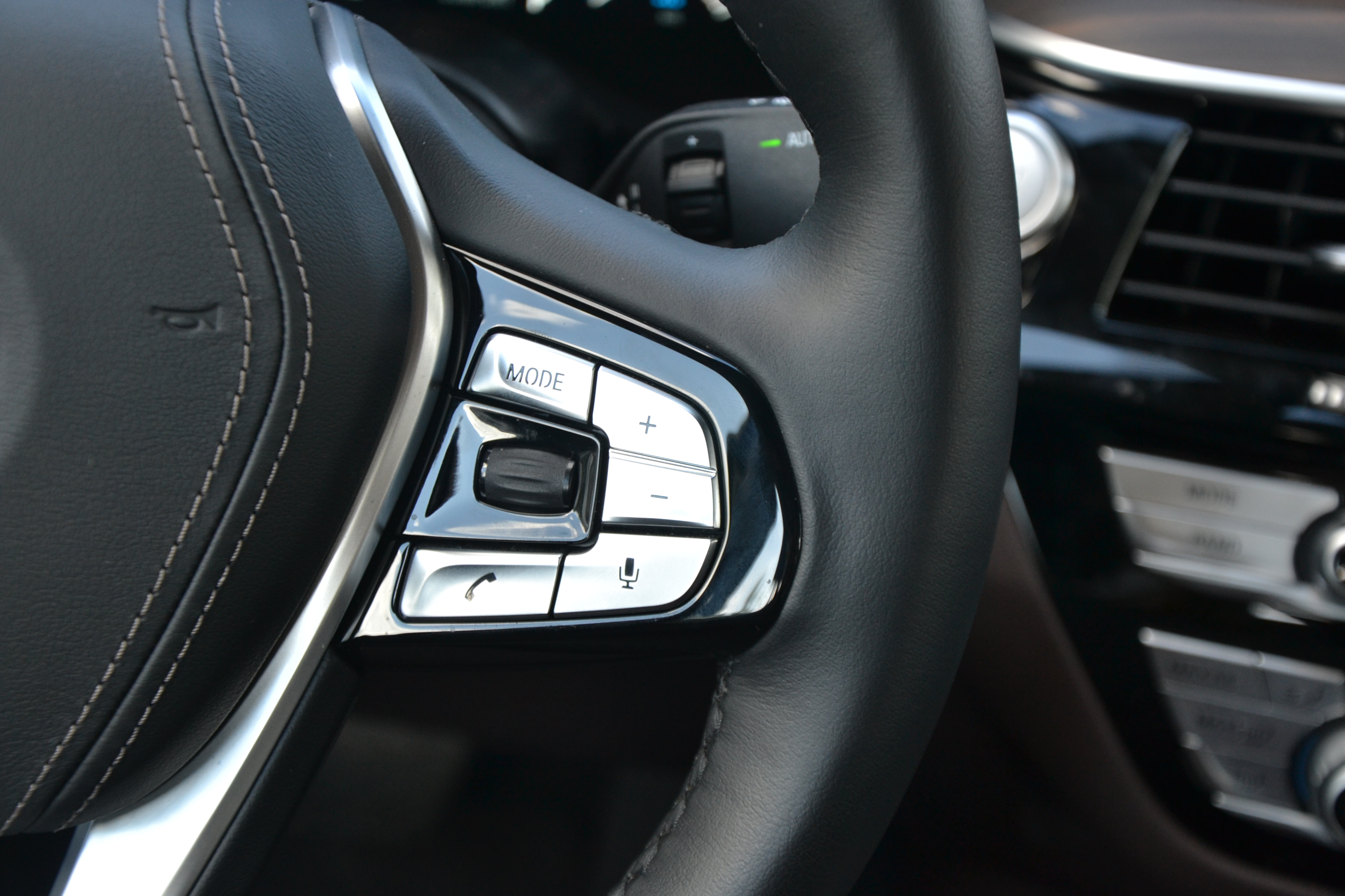 宝马530le混动可以边跑边充电吗,宝马530le新能源驾驶感受