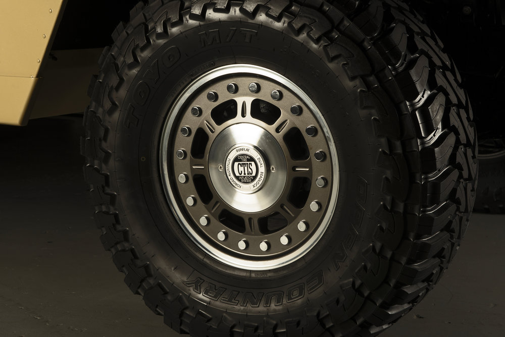 东风猛士和悍马h1谁越野能力强,东风猛士悍马模型