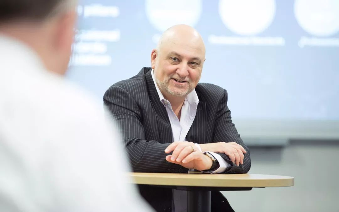 简约大气的企业宣传册／画册设计精选