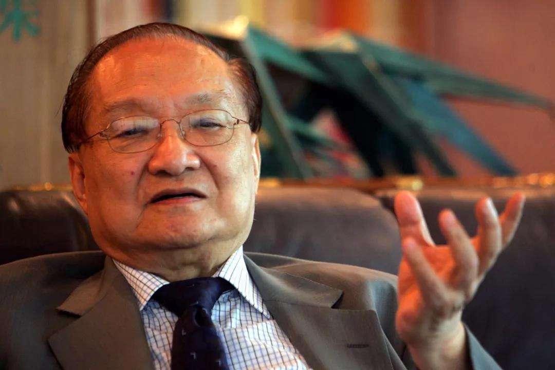 金庸对鲁迅的态度,金庸与鲁迅谁厉害