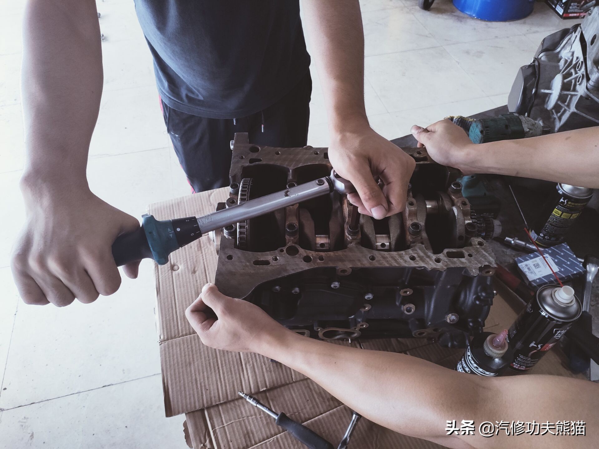 夏朗2.0发动机烧机油上海解决方法,大众夏朗烧机油最佳解决方案