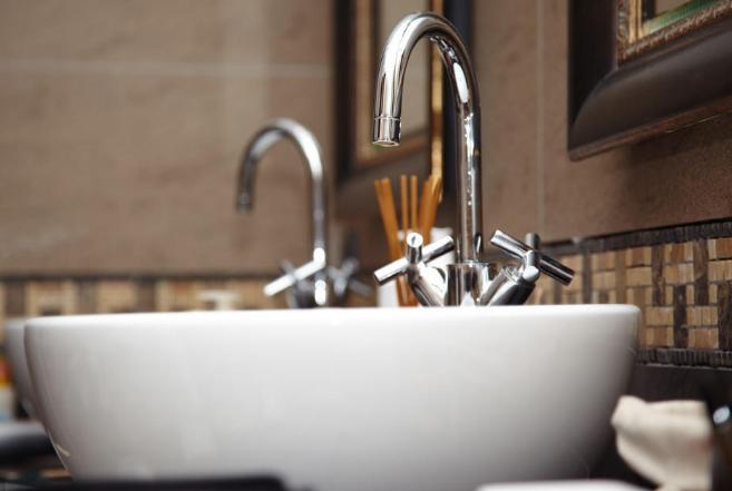 水龙头纯铜好还是不锈钢好,水龙头铜好还是陶瓷芯好