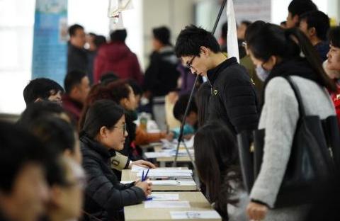 智联招聘选择技巧,求职是到公司还是在网上找