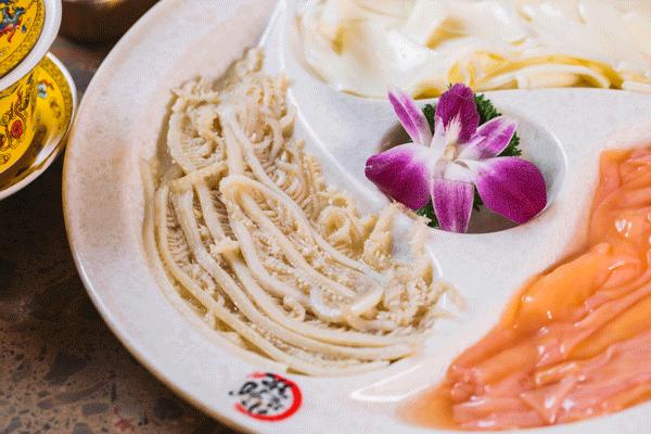 成都牛油火锅网红店,火遍全网的四川成都牛油火锅