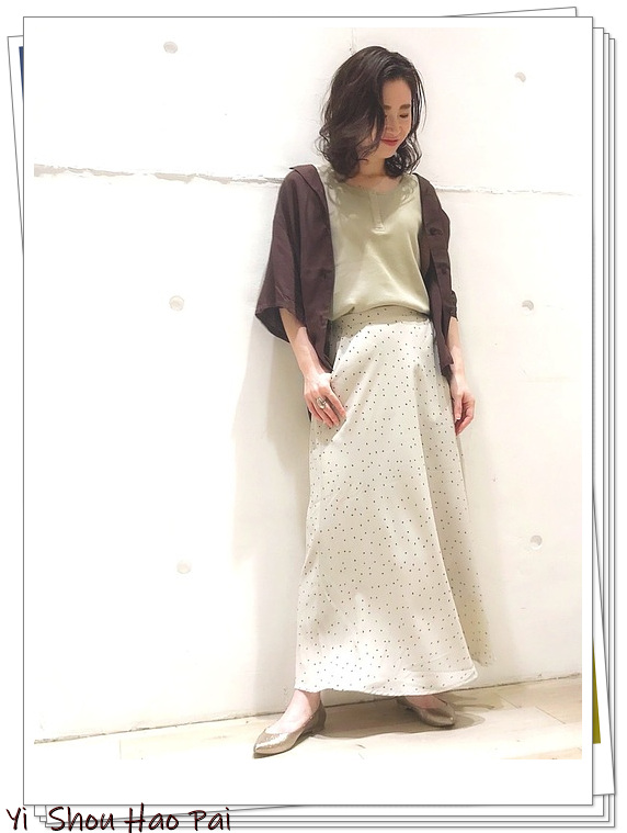 即将流行的法式波点裙,今年流行波点连衣裙吗