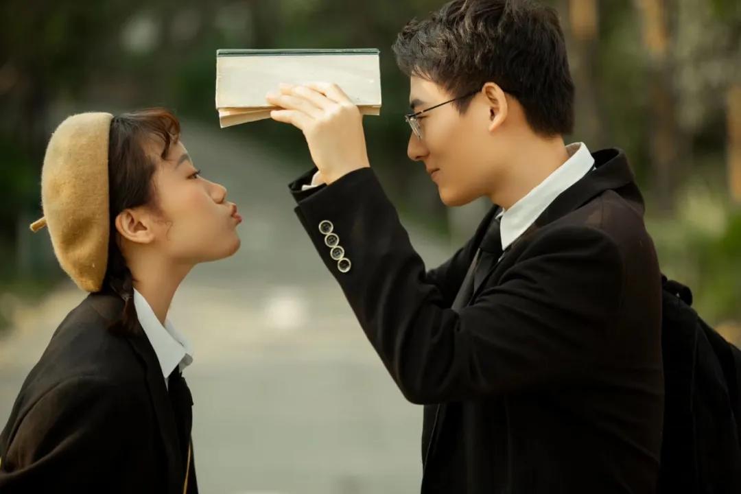 昨天，泰州这个地方举行了一场婚礼，新郎却始终没有出现……