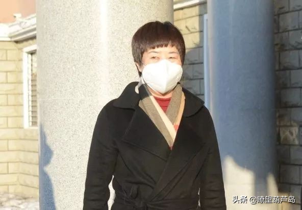 有难一起扛—葫芦岛企业家为抗击疫情一线工作人员赠送爱心食品