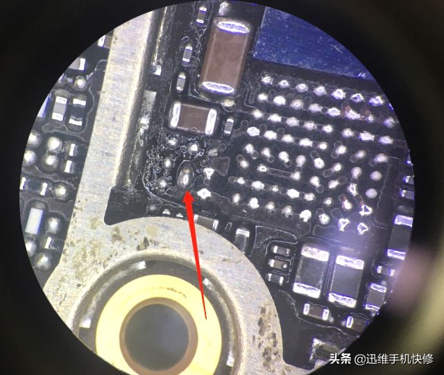 苹果手机使用不正规的充电器充电,苹果手机用原装充电器接触不良