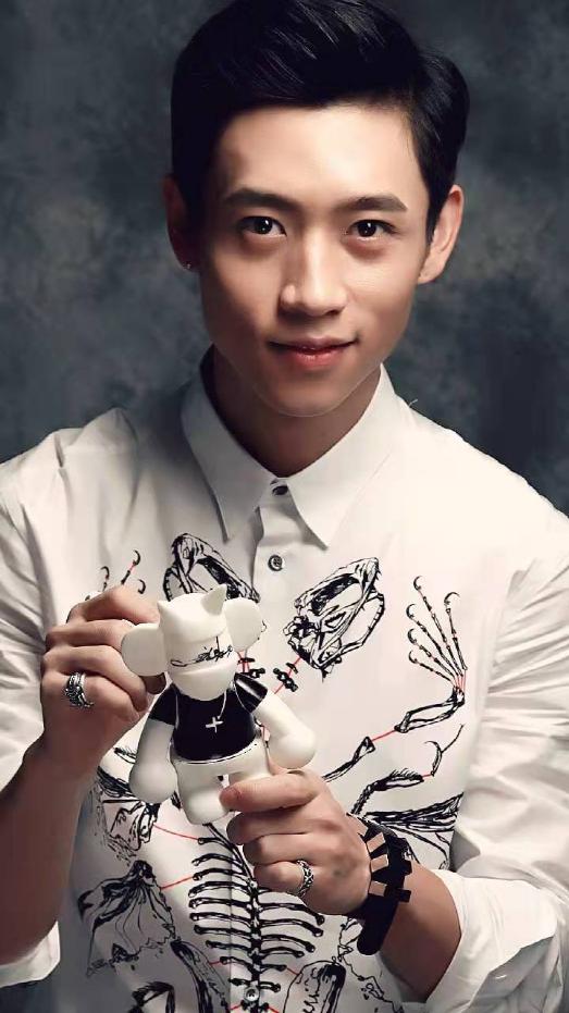 不负初恋的12位男明星,情史干净没污点的10位男星