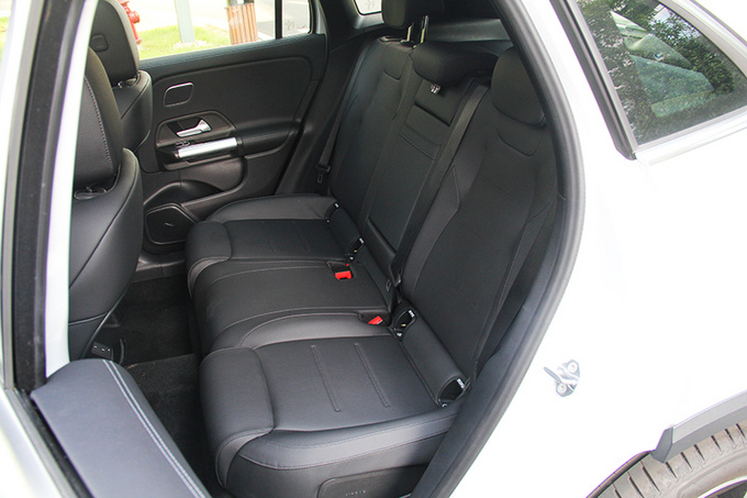 奔驰gla200排量多大,奔驰gla2004matic