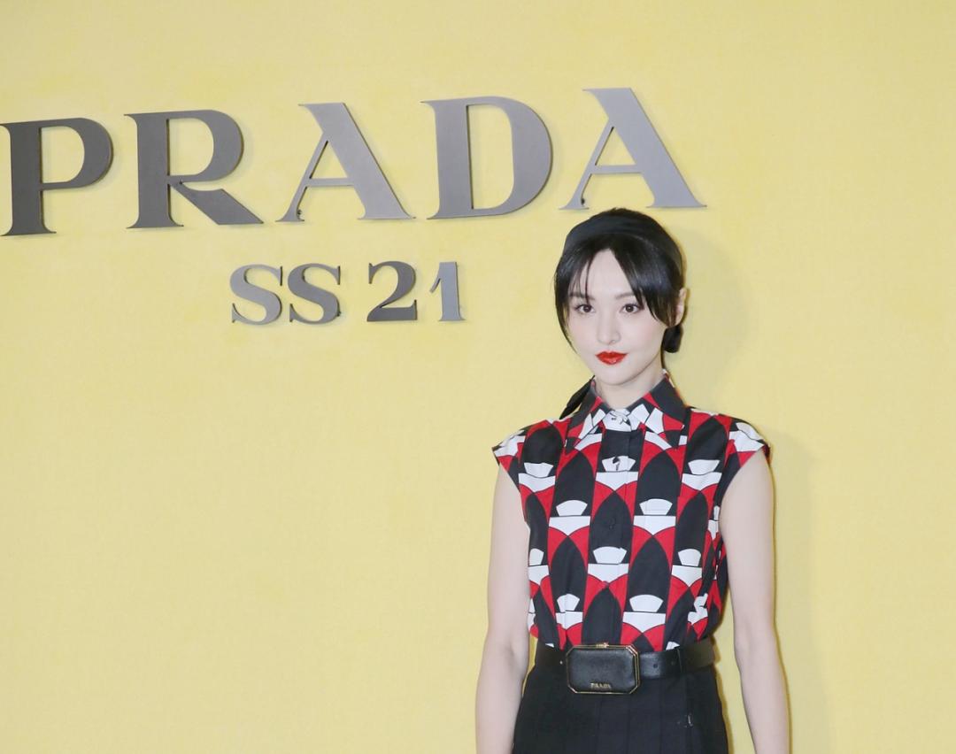 郑爽代言仅8天被PRADA终止合作；庄羽催郭敬明公开收益