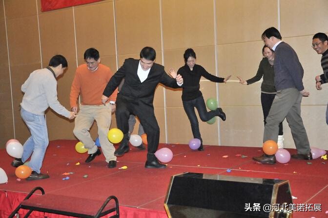 团建小游戏适合10个人的团建游戏,企业年会创意小游戏