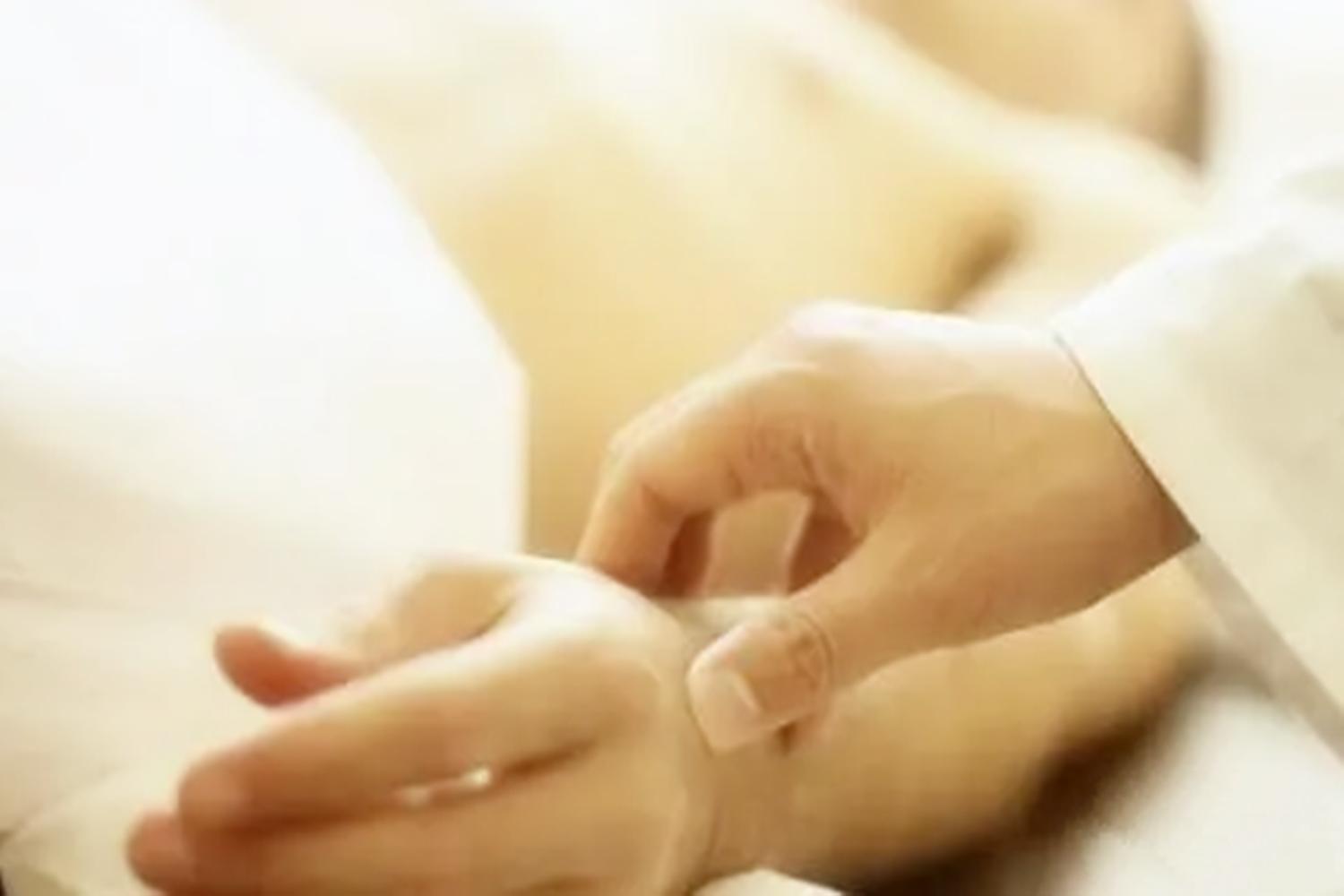 孕妈妈特别怕热容易出汗,孕妇夏天热得不停出汗好吗