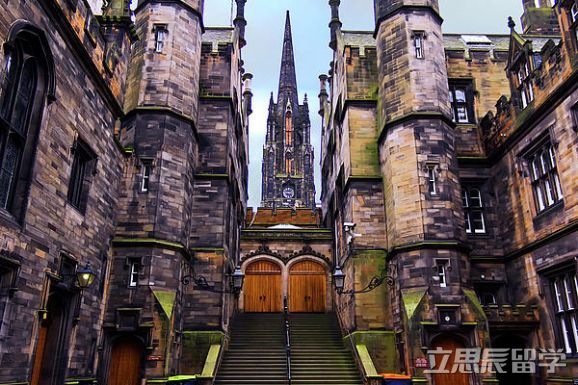 英国普利茅斯大学真实排名,伯恩茅斯大学英国留学