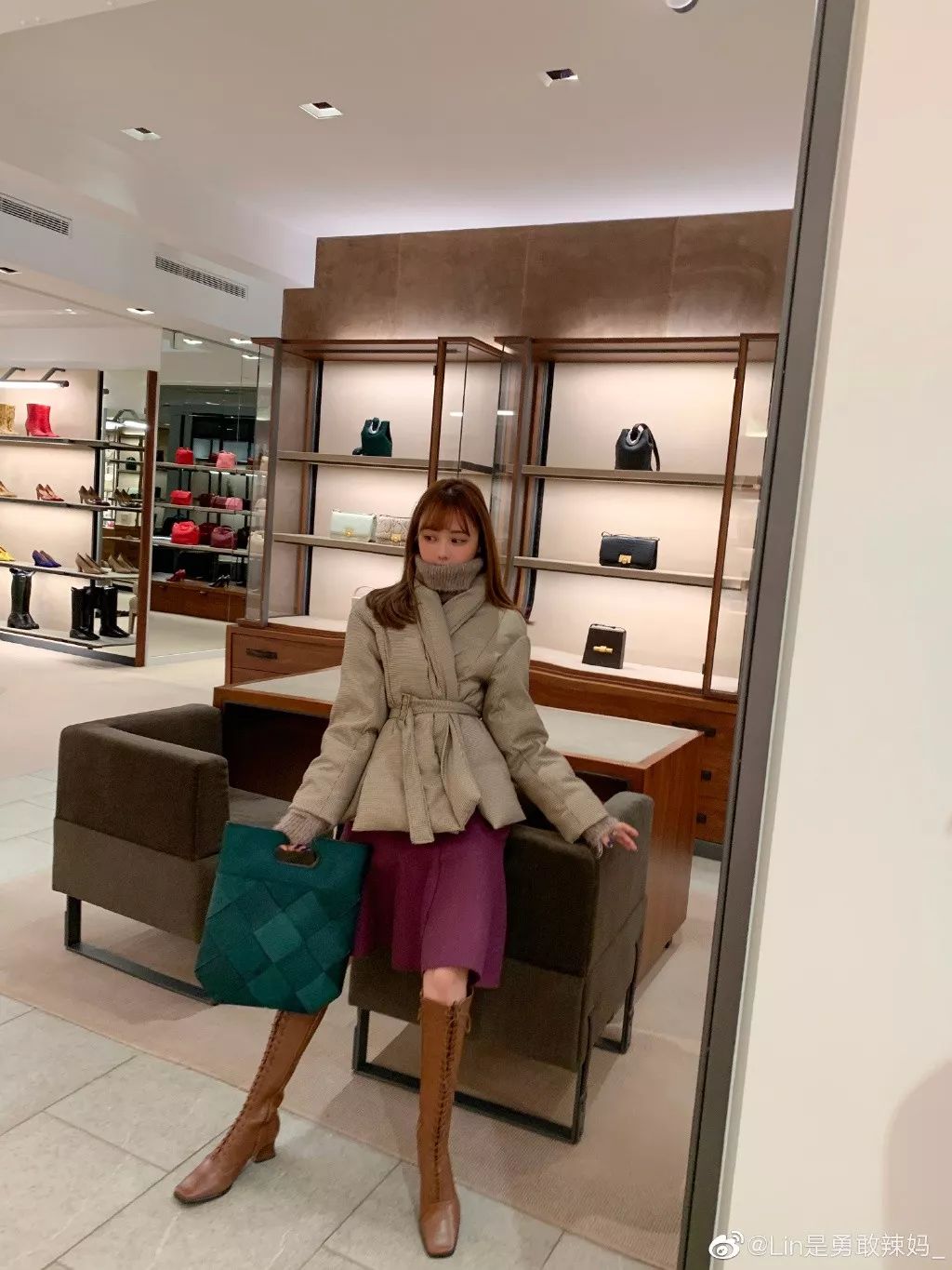 秋冬的裙子这样穿才好看,秋冬怎么穿裙子好看又不冷