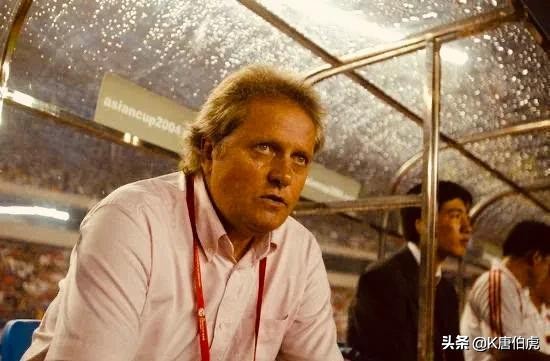 2004亚洲杯刘云飞最后扑救,亚洲杯刘云飞视频